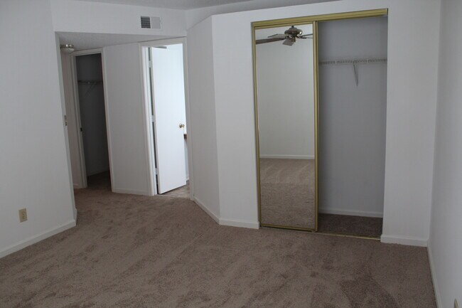 Foto del edificio - 2225 Huntingdon Dr