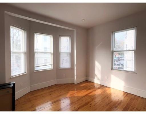 Building Photo - 44 Mozart St