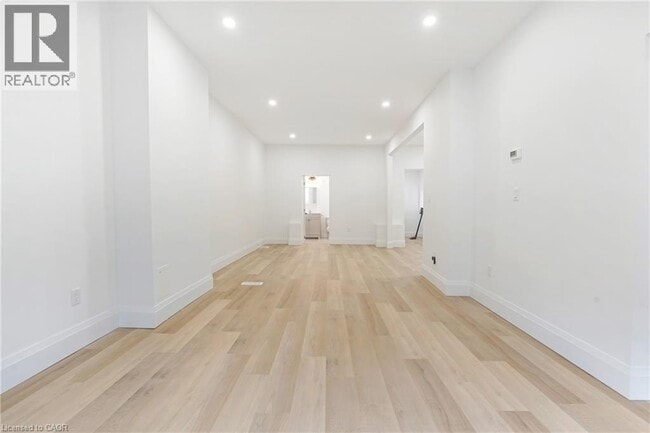 Building Photo - 15 Arthur Ave N