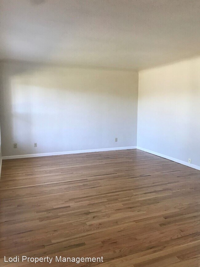 Building Photo - 3 br, 2 bath House - 1409 W LOCKEFORD ST