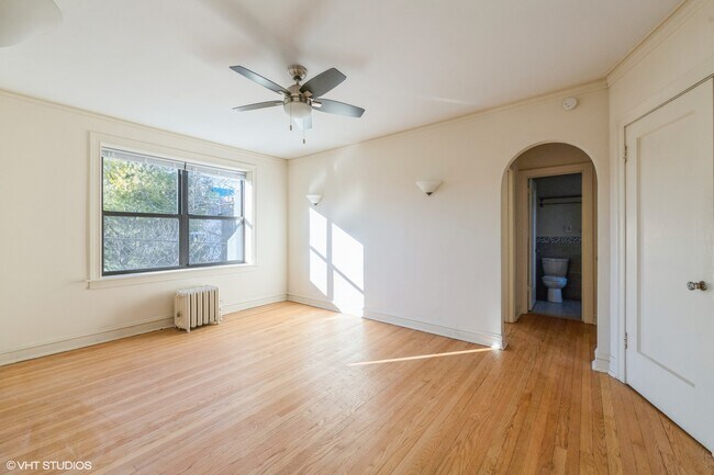 Foto del edificio - 1824 N Lincoln Park W