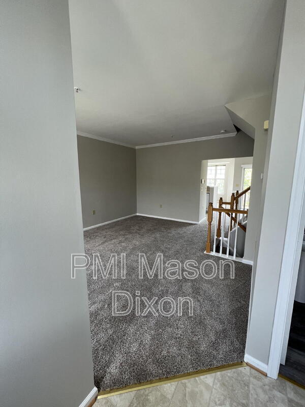 Building Photo - 2345 Montauk Dr