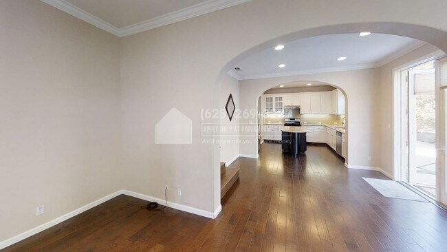 Building Photo - 9635 Camassia Way
