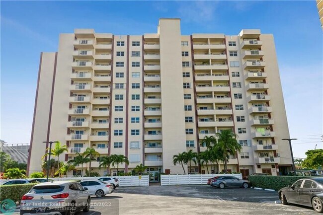 Foto del edificio - 200 S Birch Rd