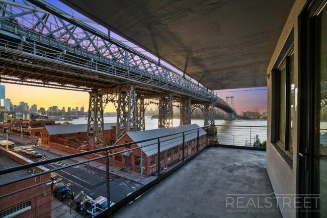 Building Photo - Waterfront Luxury 2 BED with Wrap arround ...
