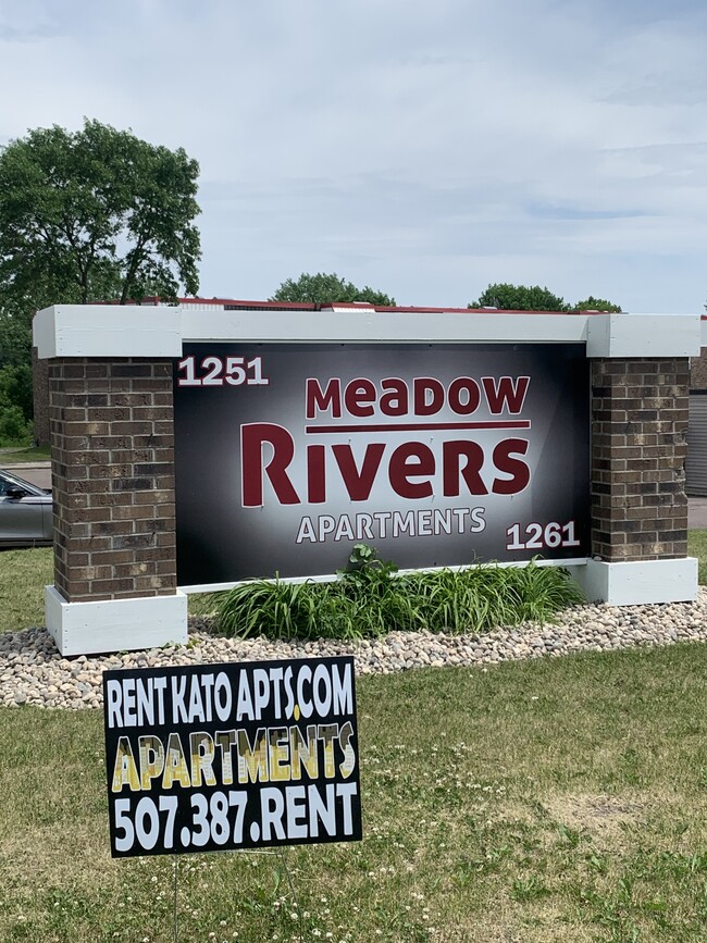 Building Photo - Meadow Rivers Apartments