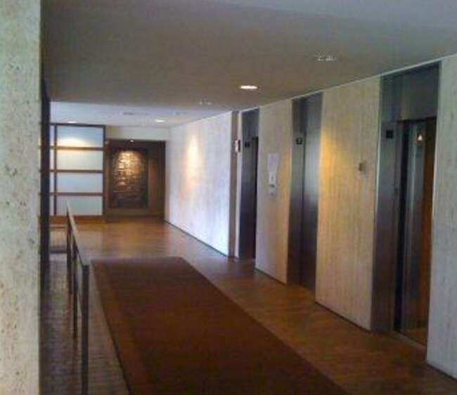 Foto del edificio - 5445 N Sheridan Rd