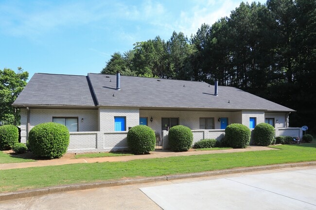 Building Photo - Britain Village