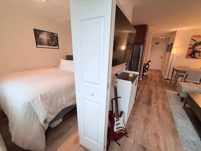 Foto del edificio - 3033 N Sheridan Rd