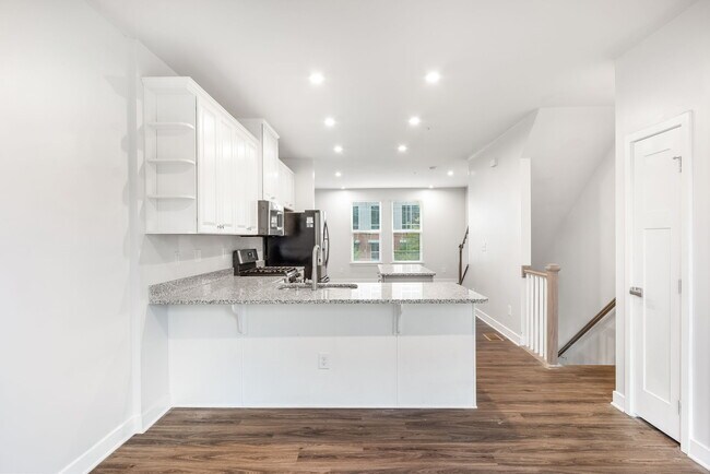 Building Photo - 418 W Tremont Ave