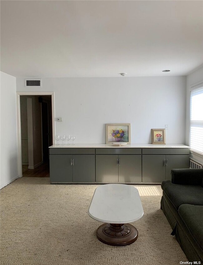 Foto del edificio - 340 W Fulton St