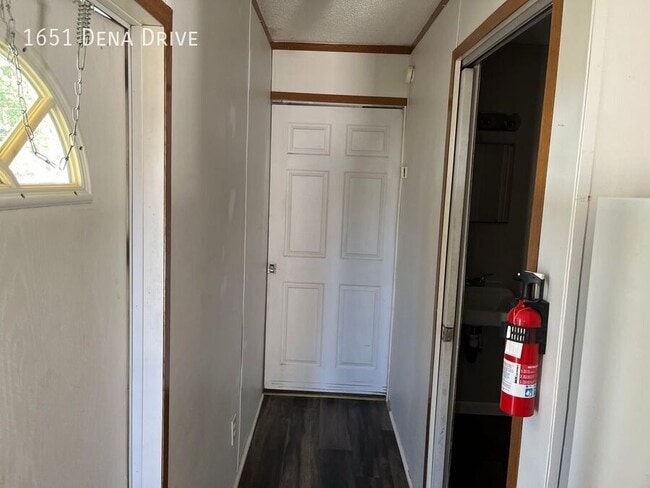 Photo - 1651 Dena Dr House