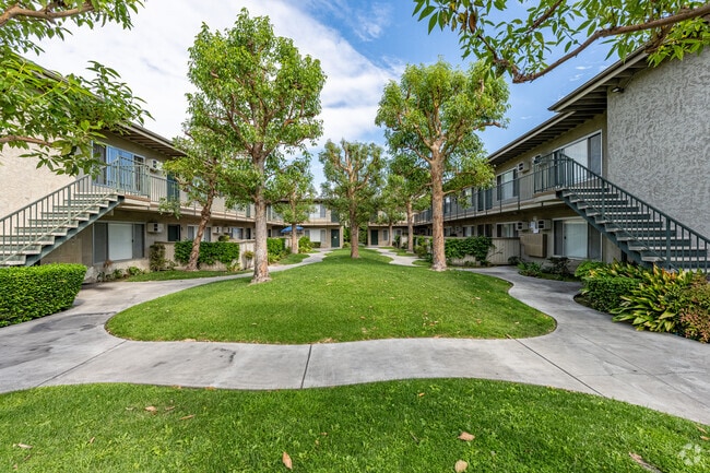 Building Photo - Woodruff Village