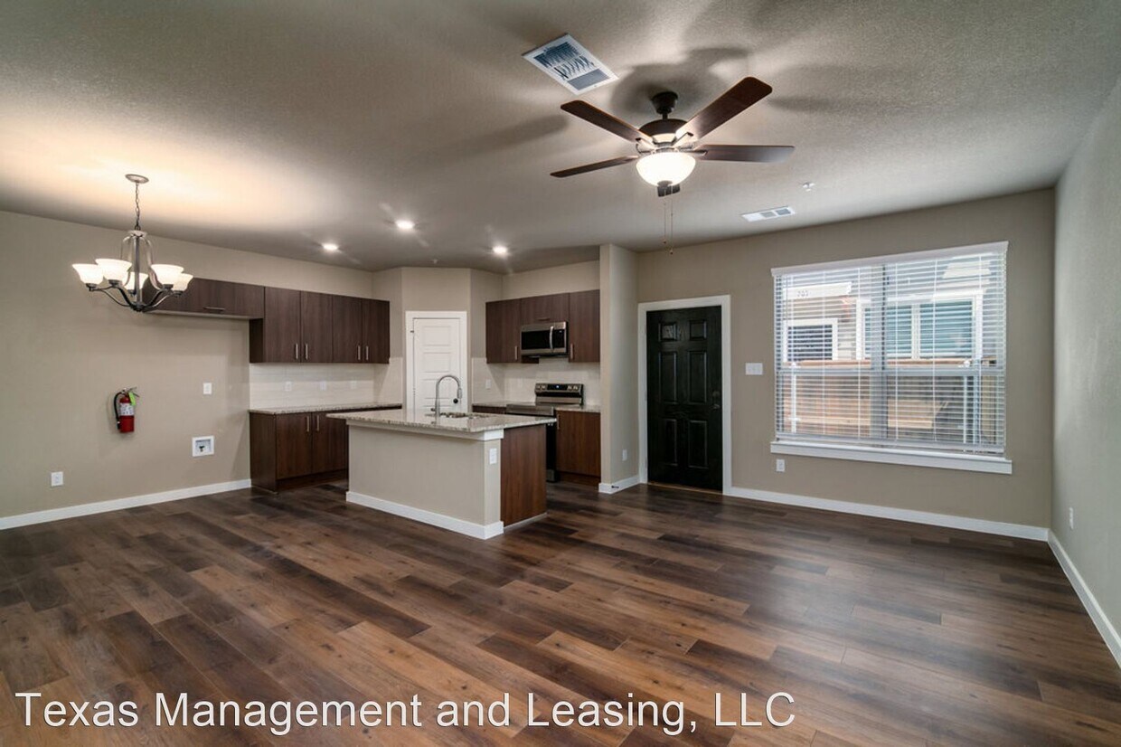 2 br, 1.5 bath House 719 Wheatfield Drive House Rental in Venus, TX