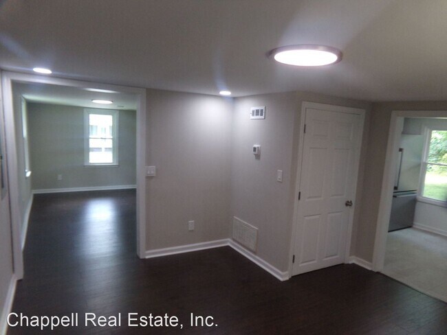 Foto del edificio - 3 br, 1 bath House - 309 N. Old Church St.