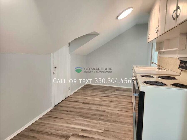 Foto del edificio - 12990 Lincoln Way W