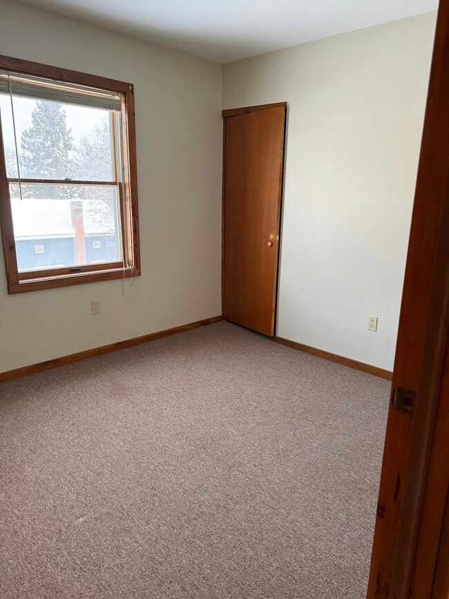 Building Photo - 210 S Eaton St