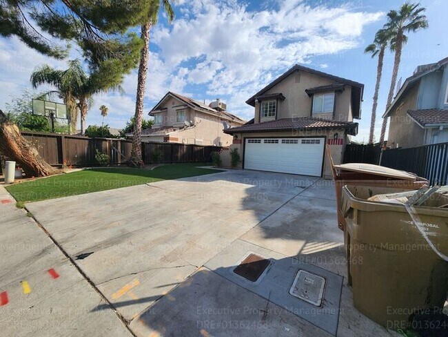 Foto del edificio - Charming 3 bedrooms/ 2.5 bathroom home.