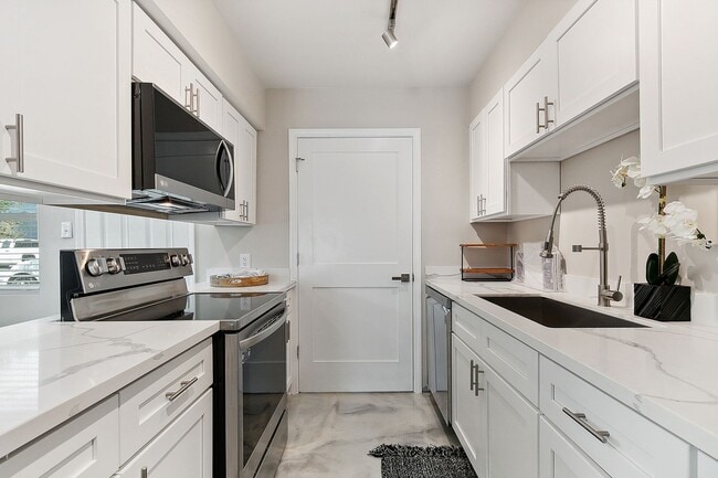 Foto del edificio - Beautifully Renovated Condo Style Apartment