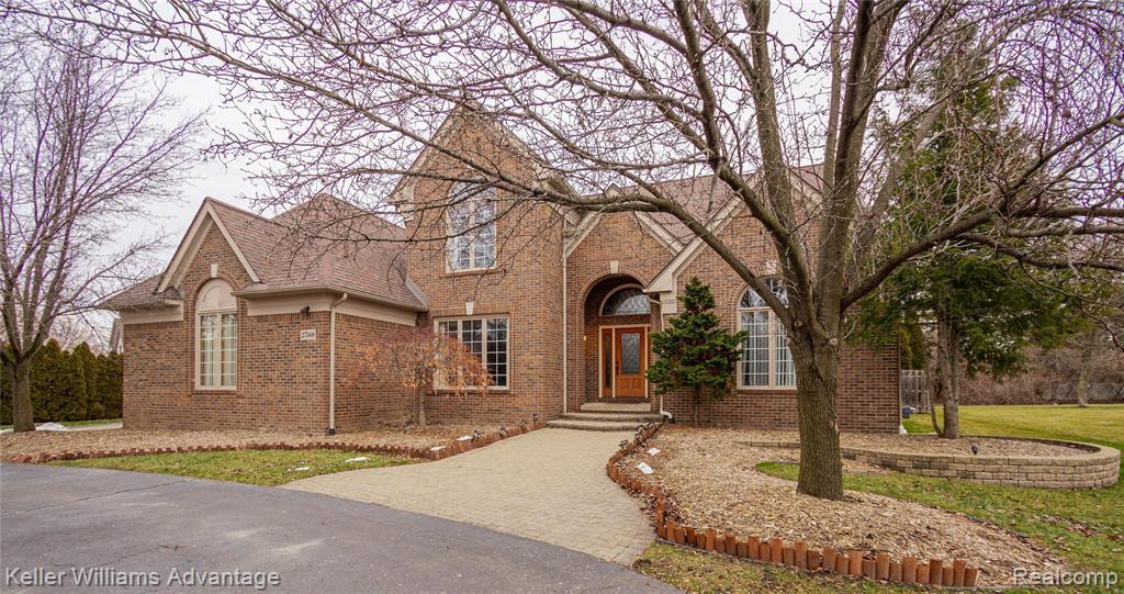 Primary Photo - 27568 Rainbow Cir