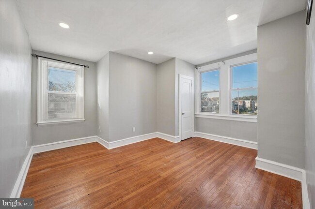 Foto del edificio - 1733 67th Ave