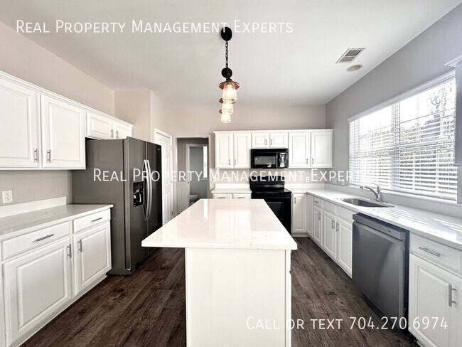 Foto del edificio - 18124 Harbor Mist Rd