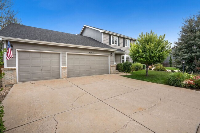 Building Photo - Updated 4 Bedroom Home with Amazing Yard, ...