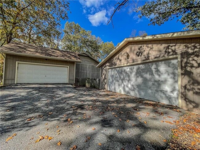 Building Photo - 13676 Cardinal Cir