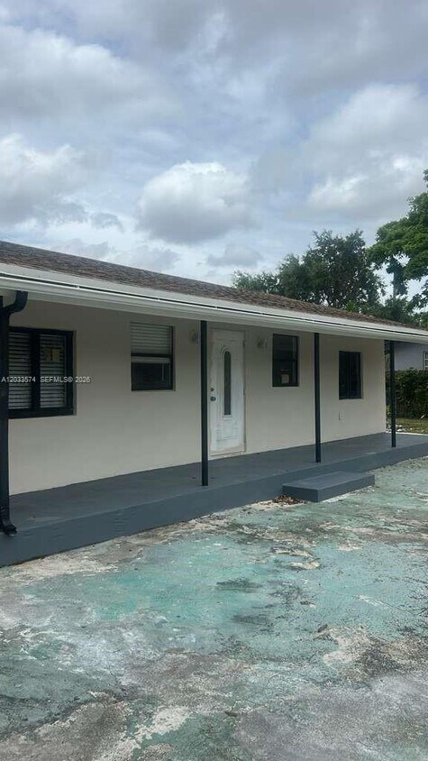 Building Photo - 2467 NW 103rd St