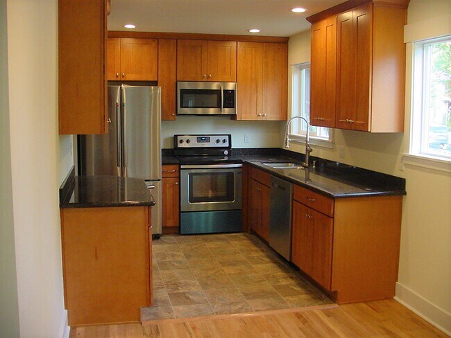 Foto del edificio - 2225 NE 125th St