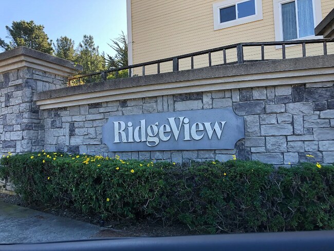 Foto del edificio - 108 Mountain Rd