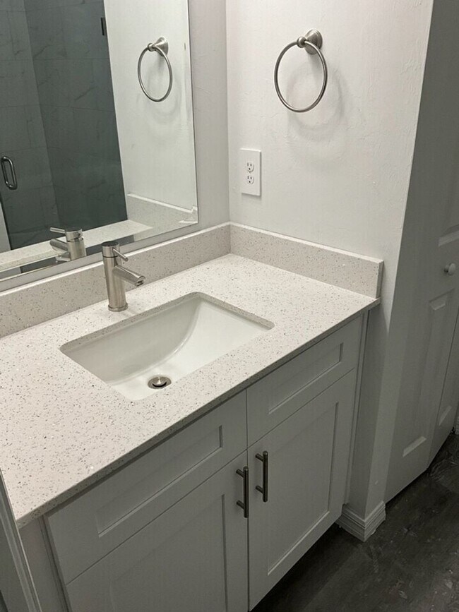 Foto del edificio - 24501 Zephyr Ct