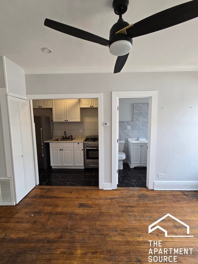 Foto del edificio - 3420 W Irving Park Rd