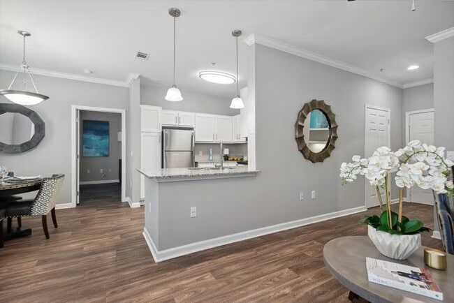 Building Photo - Your New High-End Retreat – Enjoy 1 Month ...