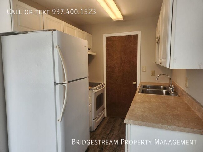 Foto del edificio - 1/2 OFF 1ST MONTH'S RENT! - Beautifully re...