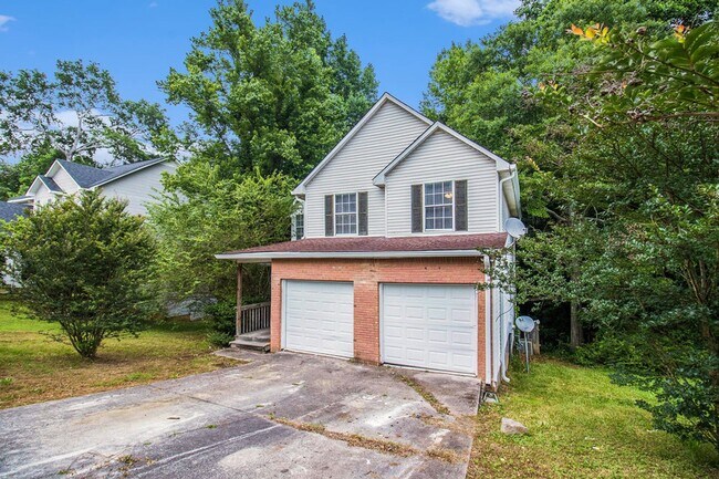 Building Photo - 3 Bedroom 2.5 Bath Home