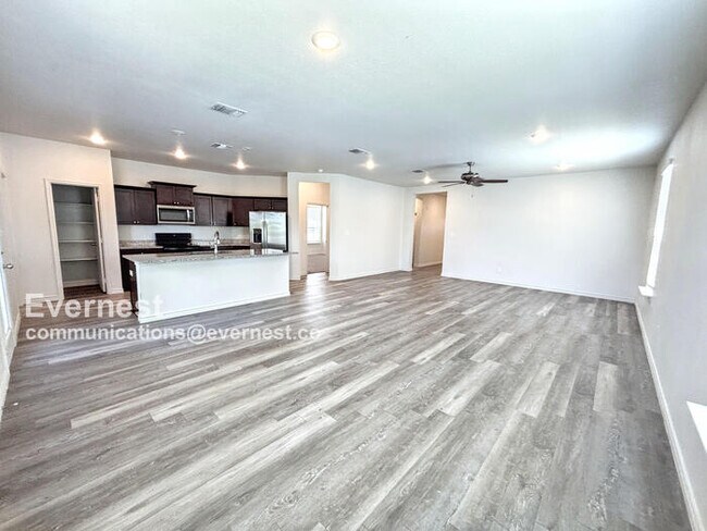 Foto del edificio - 617 Old Glory Rd