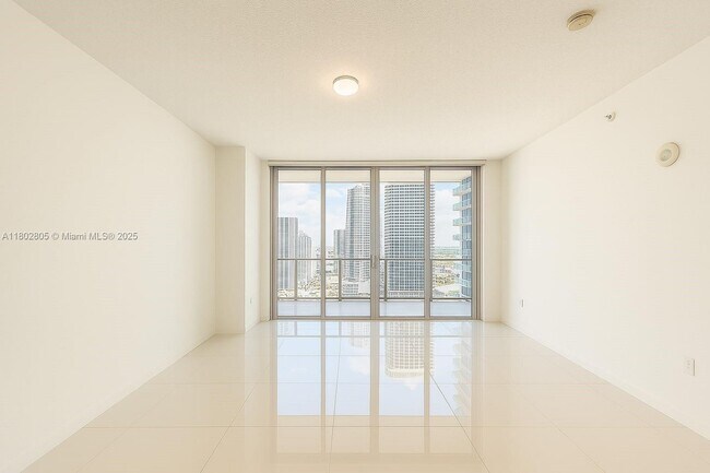 Foto del edificio - 79 SW 12th St