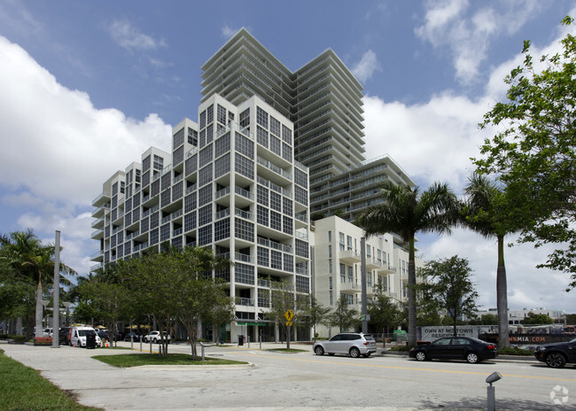 2 Midtown Apartments Miami