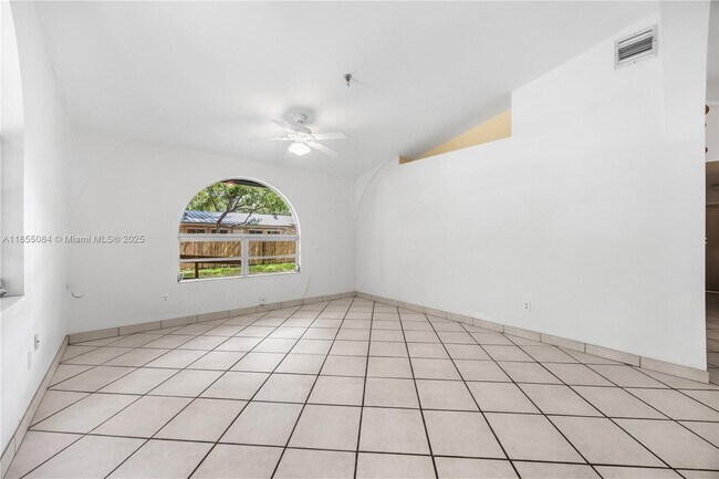 Building Photo - 7041 SW 63rd Ct