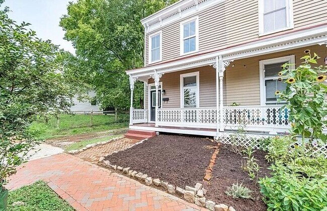 Foto del edificio - 513 S Laurel St