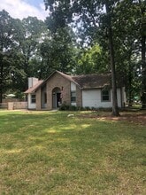 Building Photo - 6204 Mapleleaf Dr