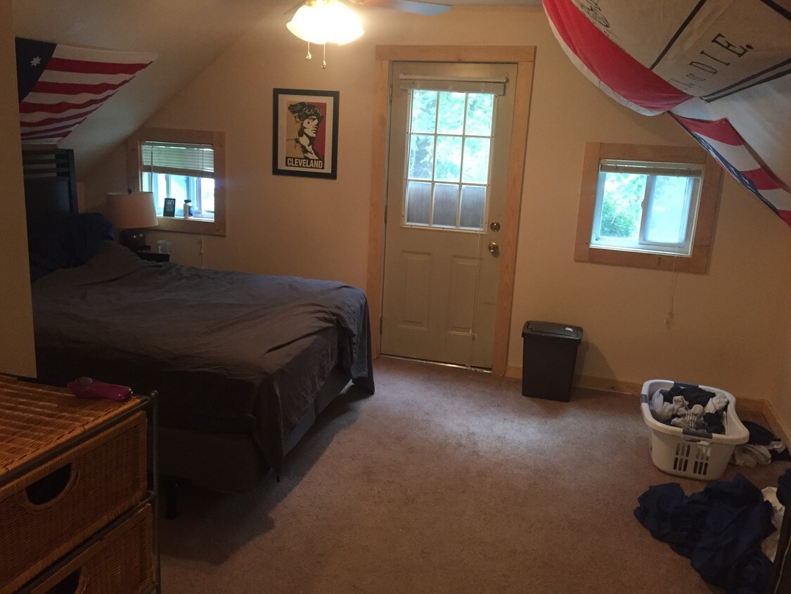 Master Bed - 2495 Professor Ave