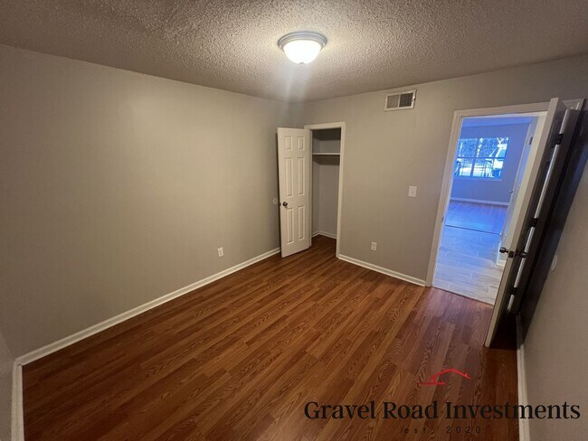 Foto del edificio - 815 41st Ave E