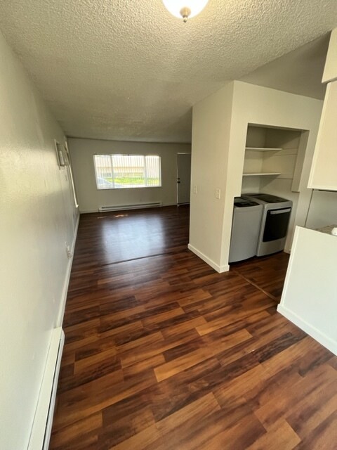 Foto del edificio - 2305 E Hartson Ave