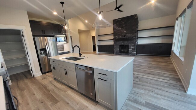 Foto del edificio - 4 BR/2.5 BA Single-Level home at Trailside