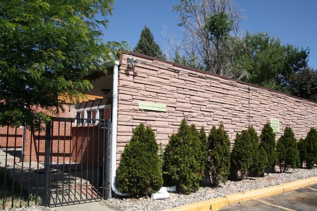 Foto del edificio - Edgewater Flats