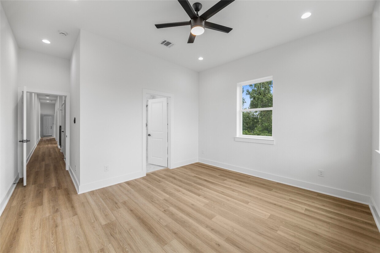 Foto principal - 7901 Cora St