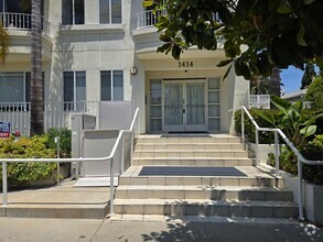 Building Photo - 1414 S Saltair Ave