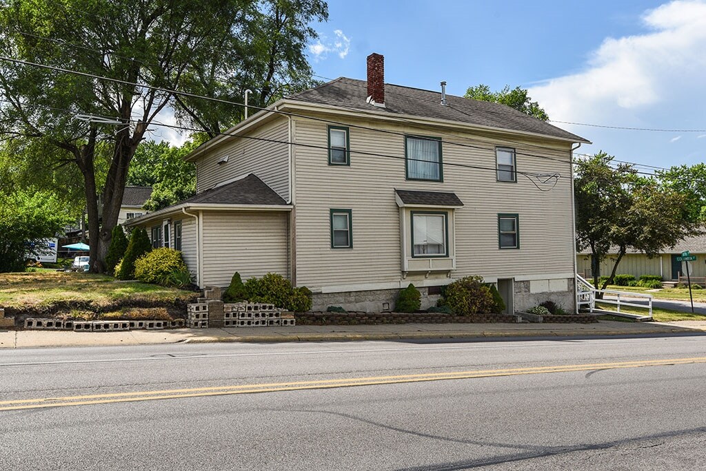 18th Street side - 1725 Columbia St